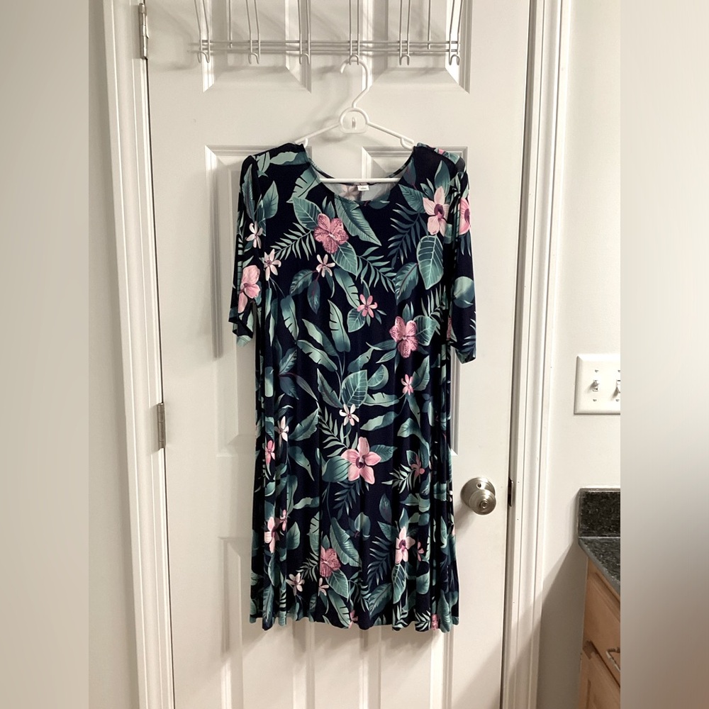 Old Navy swing dress. Half sleeve. Fun tropical print